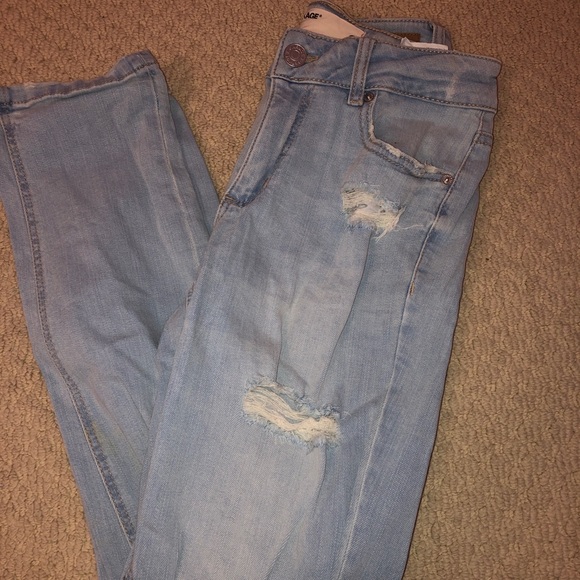 Light wash ripped garage girlfriend jeans - Picture 1 of 3